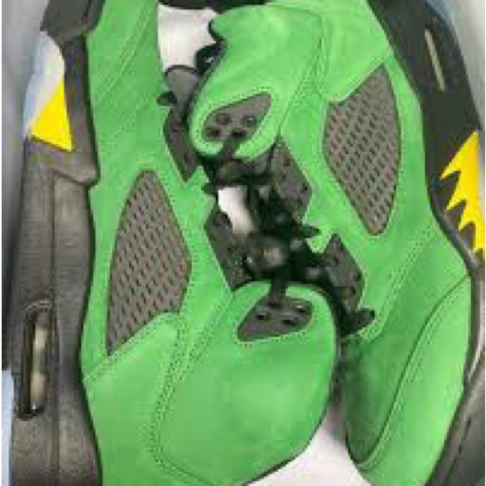 Jordan 5 Oregon alternates size 10.5